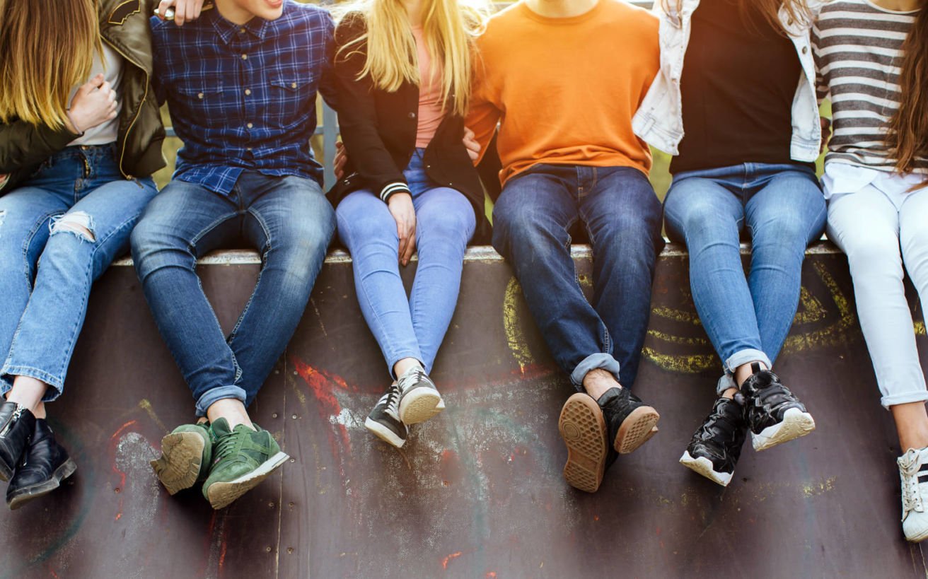 ГРУППЫ ДЛЯ ПОДРОСТКОВ ОЧНО и ОНЛАЙН